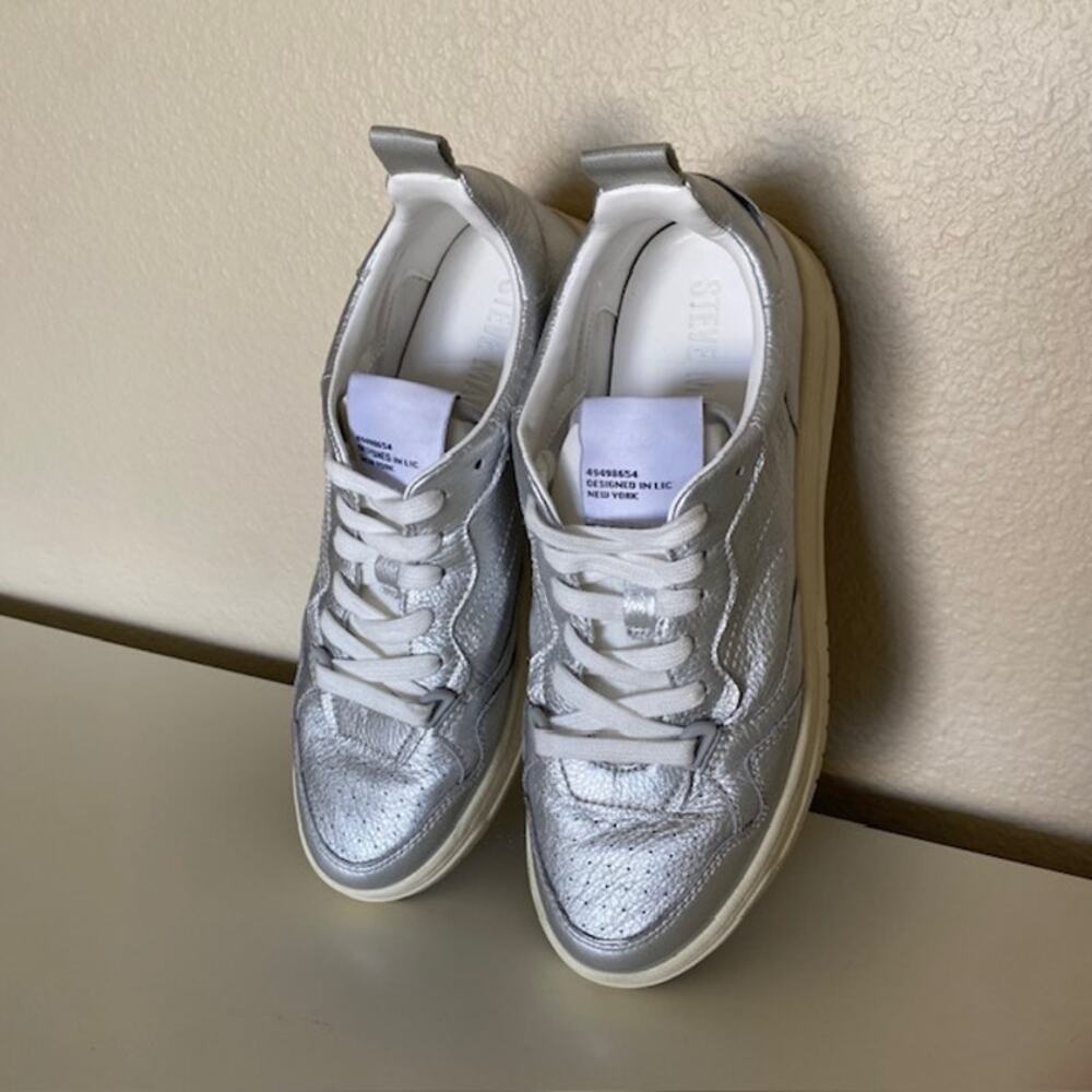 Steve Madden Everlie Silver Lea Flat‎ Fashion Lace-Up Sneakers Women's 9.5M